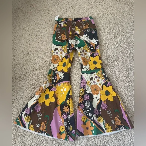 We The Free Just Float On Psychedelic Floral Flare Jeans Size 29 Short NWT - Picture 1 of 9